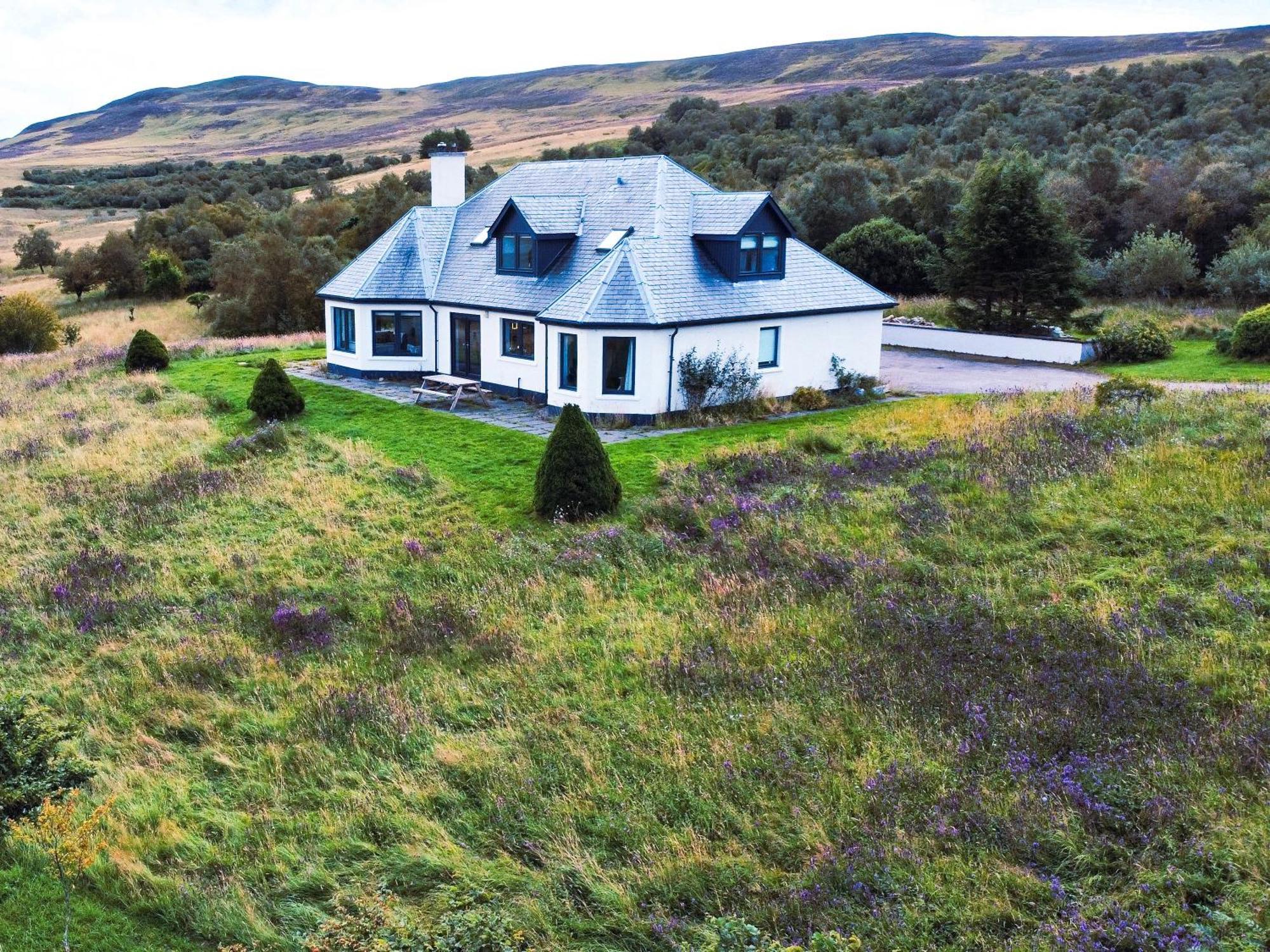 Challenger Lodge Lairg Exterior photo